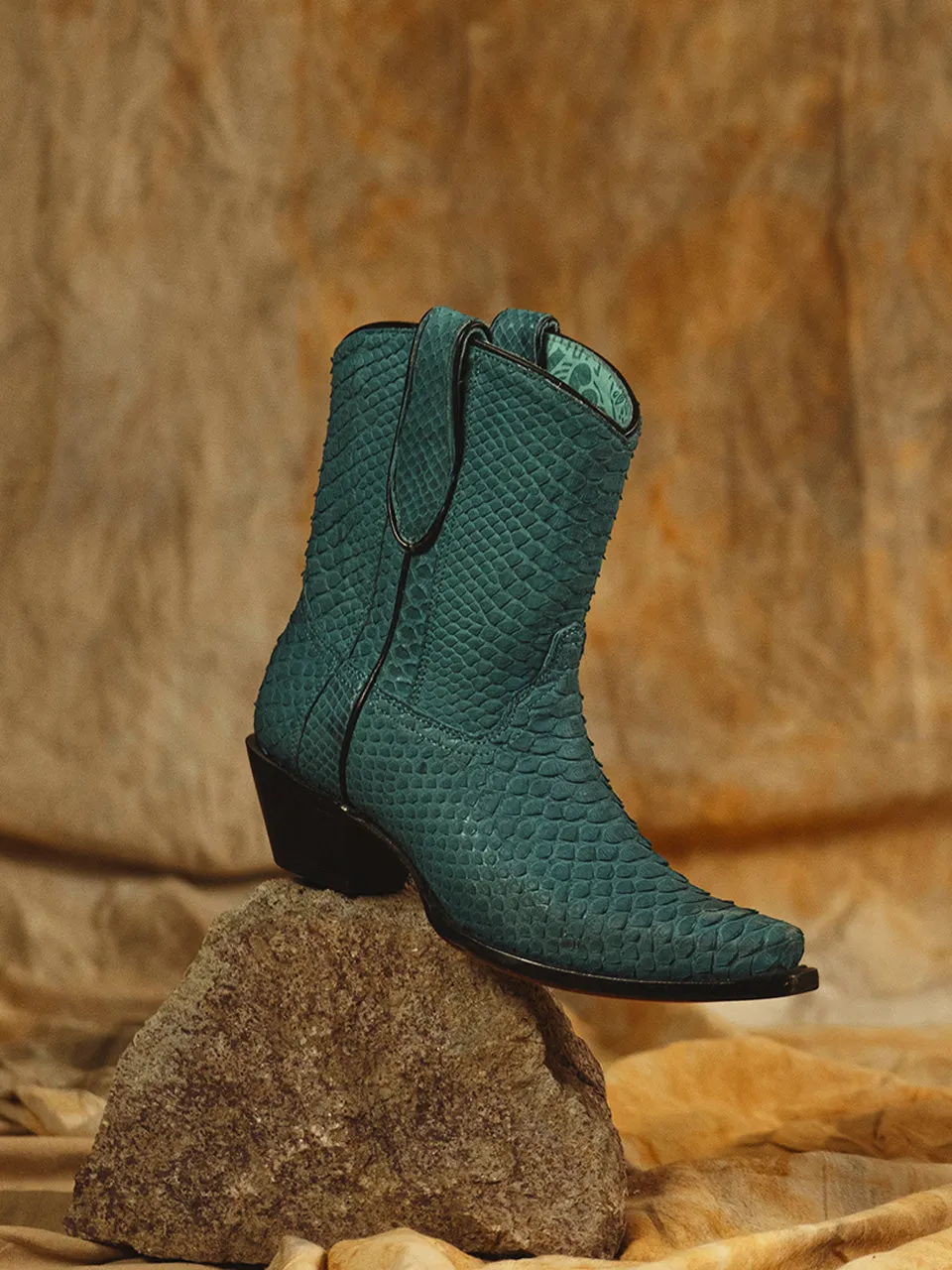 A4195 - WOMEN'S GENUINE FULL TURQUOISE PYTHON SNIP TOE ANKLE BOOT