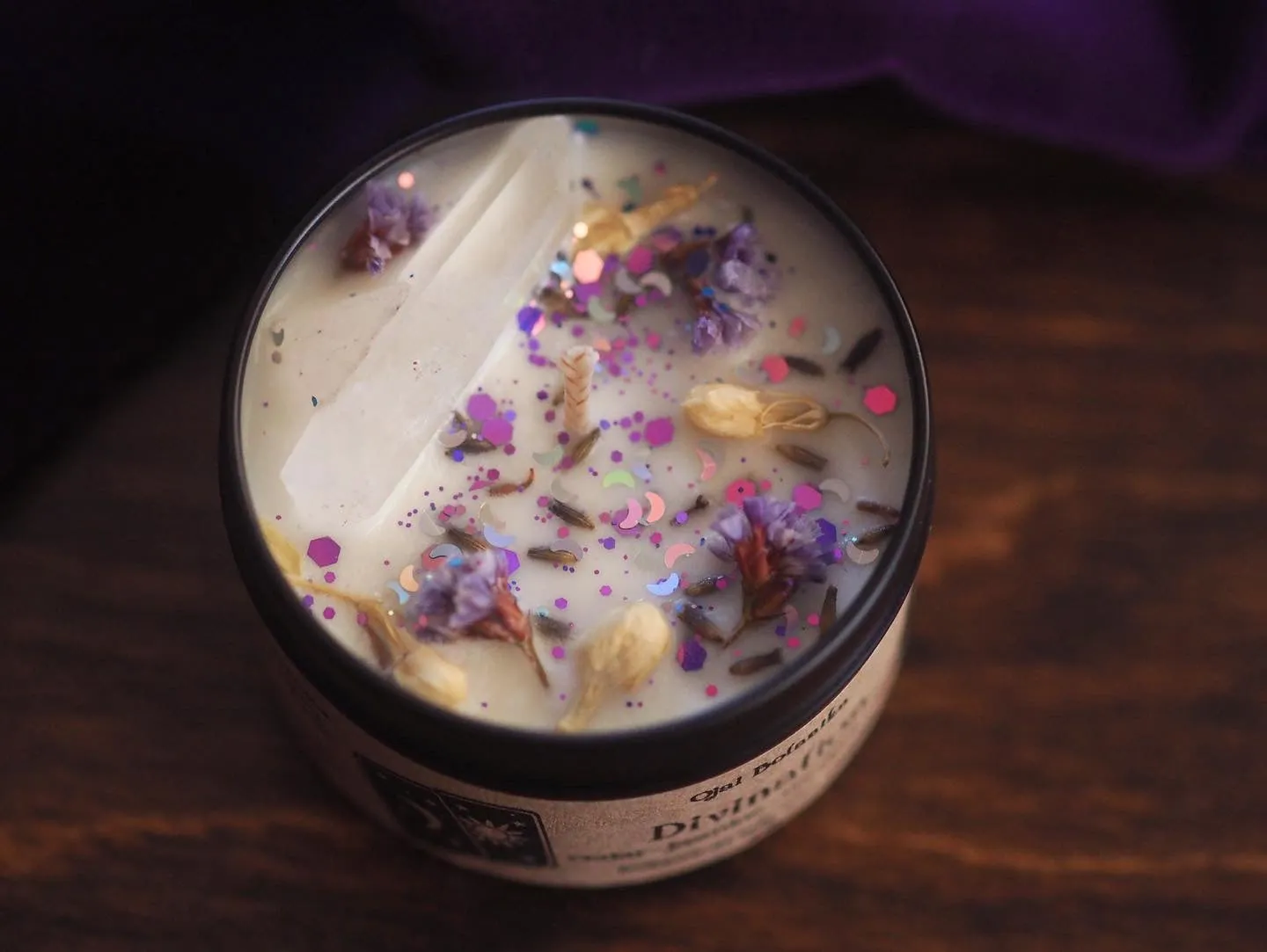 Divination - Cedar, Jasmine & Coconut Musk - Quartz Crystal & Botanical Soy Candle