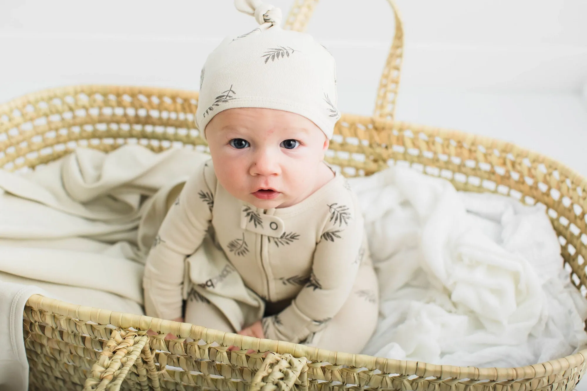 Organic Top-Knot Hat - Fern & Flower Print