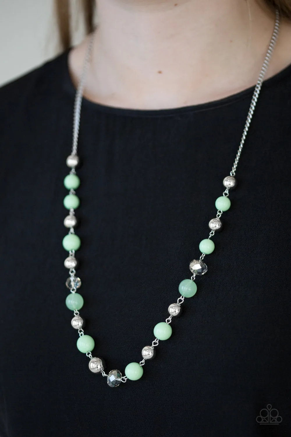 Paparazzi Accessories - Weekend Getaway #N827 Peg - Green Necklace