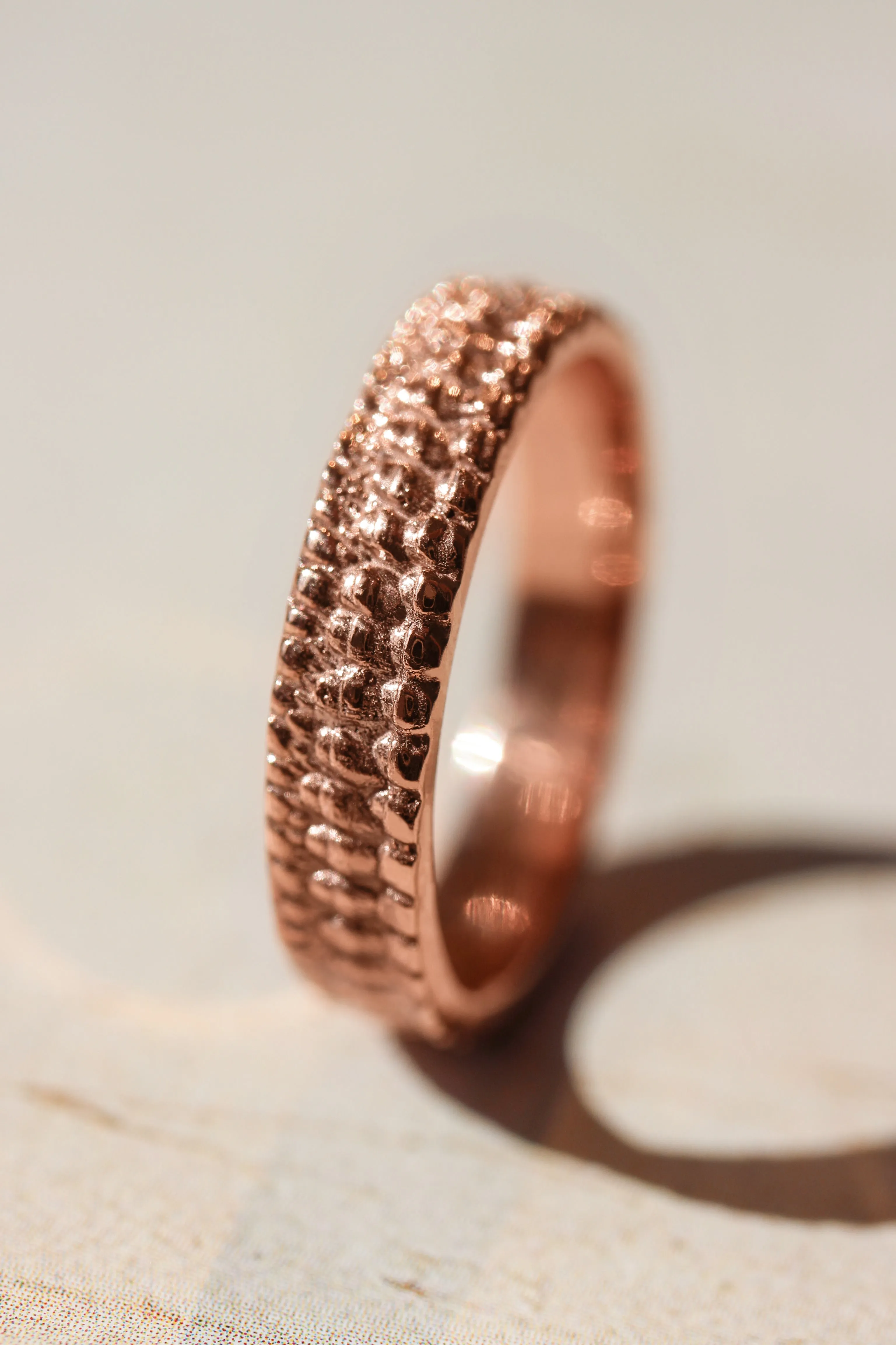 Textured crocodile's skin ring, 4 mm wedding band