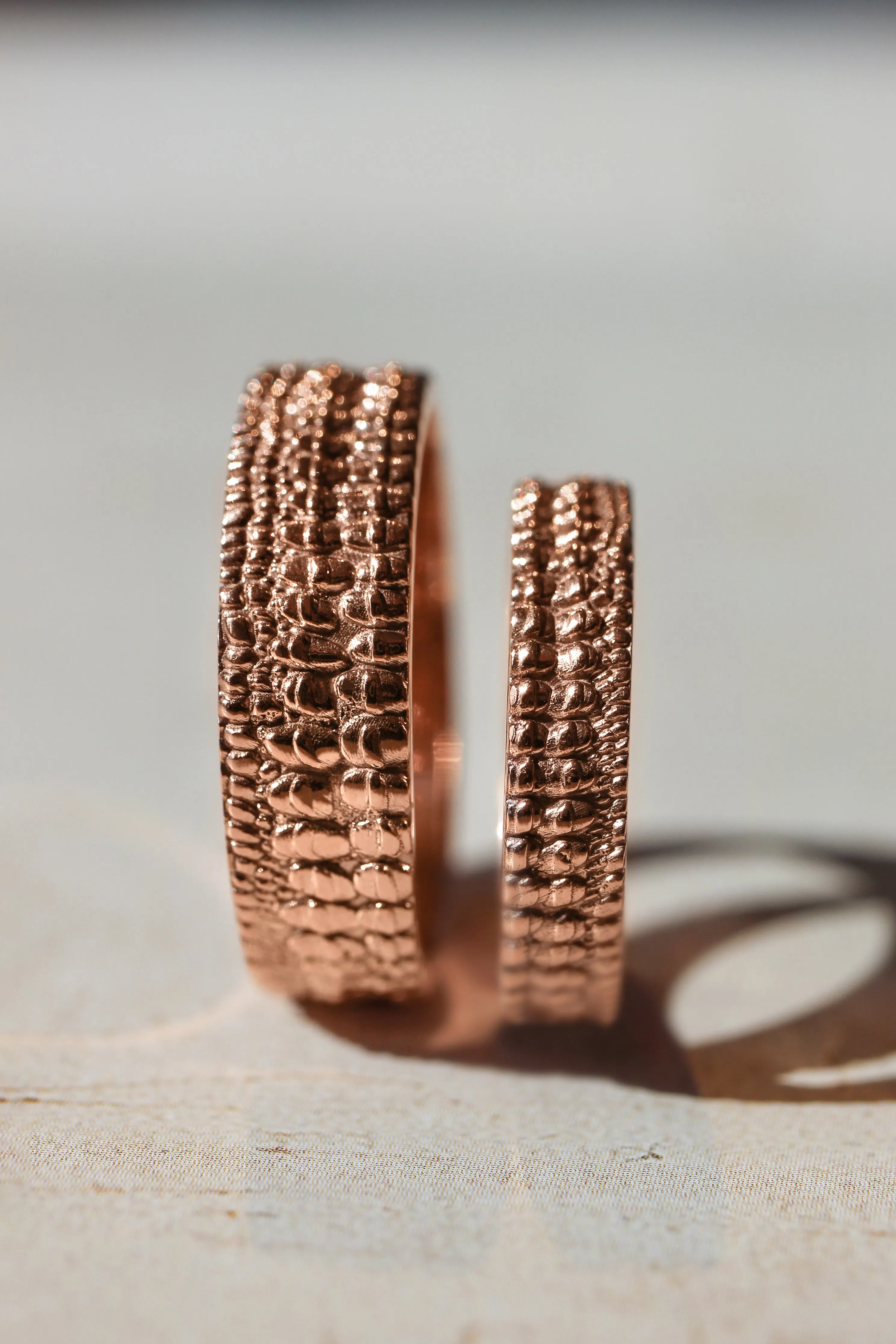 Textured crocodile's skin ring, 4 mm wedding band