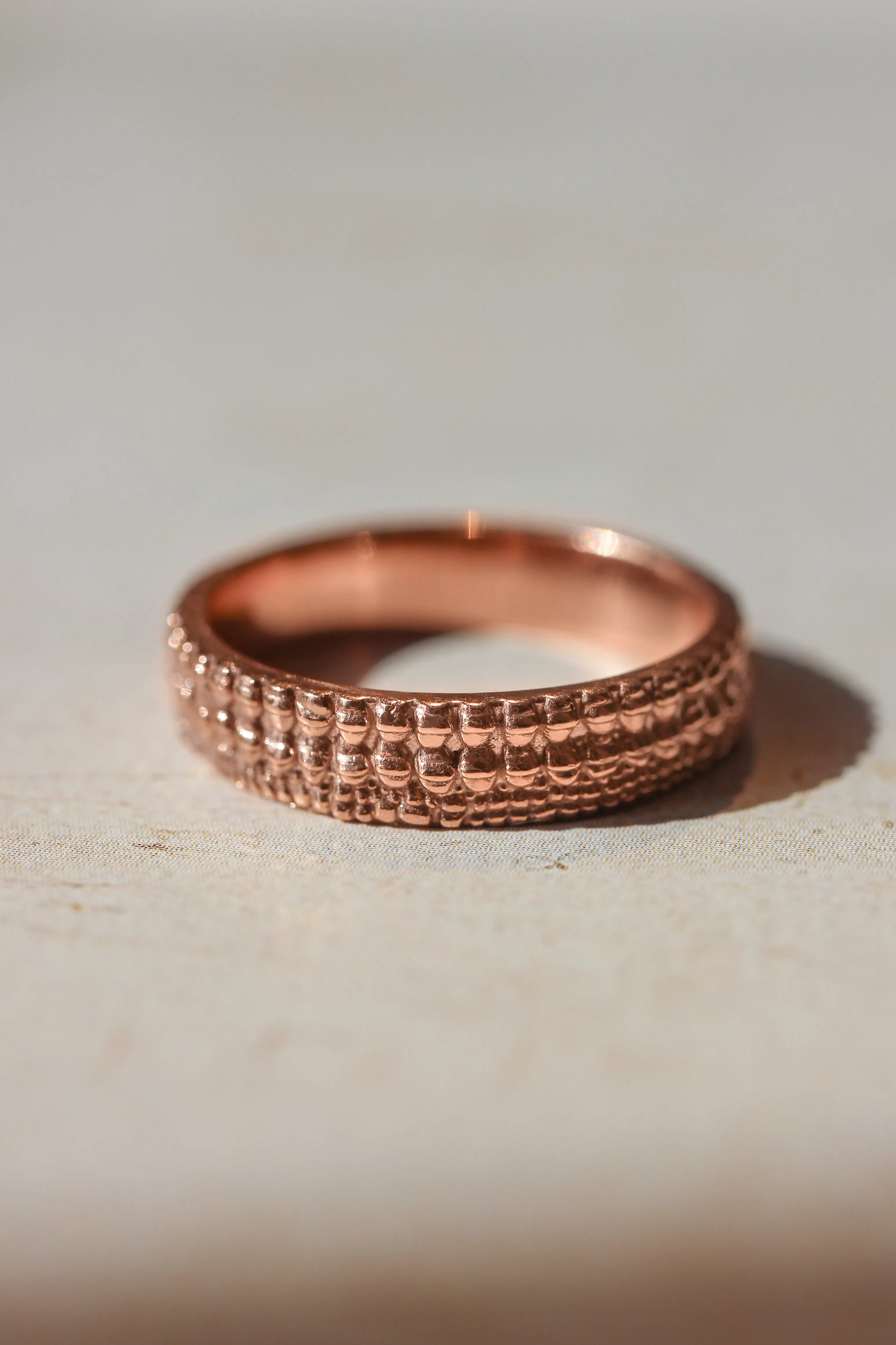 Textured crocodile's skin ring, 4 mm wedding band