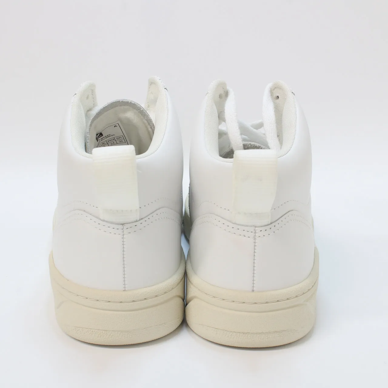 Womens Veja V15 Extra White Natural F Trainers